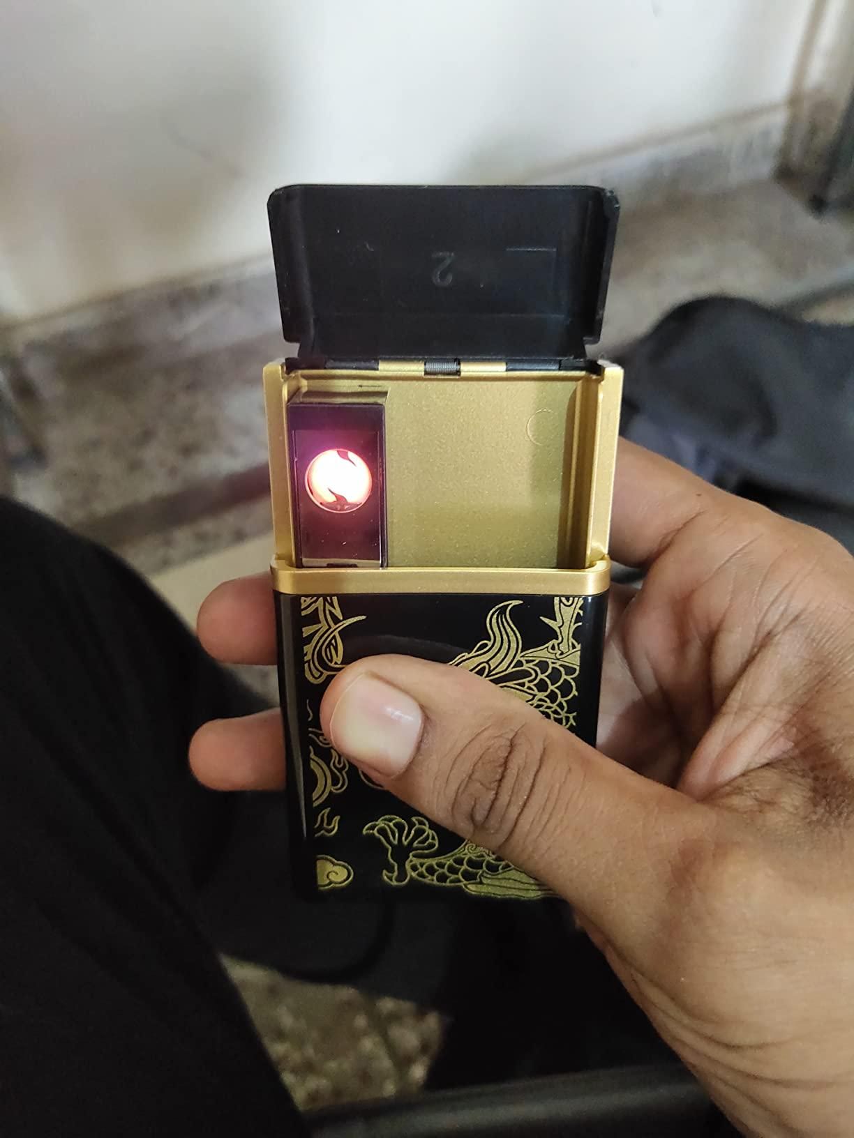 🔥 Stylish 2-in-1 USB Rechargeable Cigarette Case with Lighter 🔥